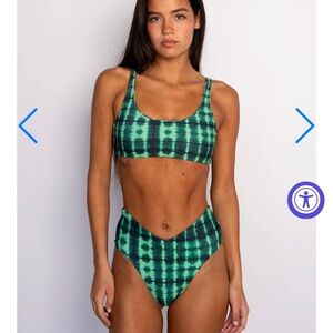 NWT Skatie Bikini Set Reggae